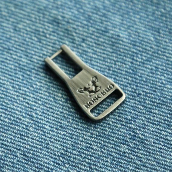 custom metal zipper puller head.