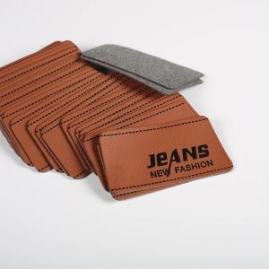 ป้ายหนังยีนส์ Custom Leather Patch